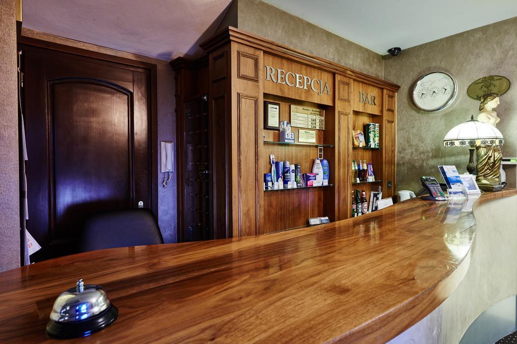 Hotel Santorini Краков Экстерьер фото